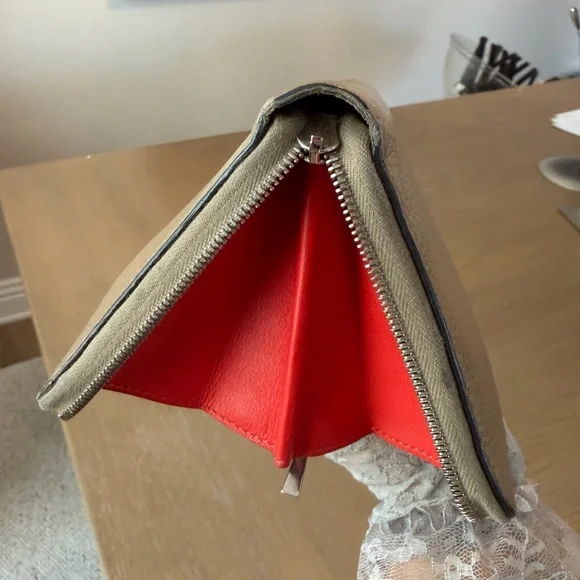 Louis Vuitton- Burberrys-Celine wallets - Picture 13 of 16